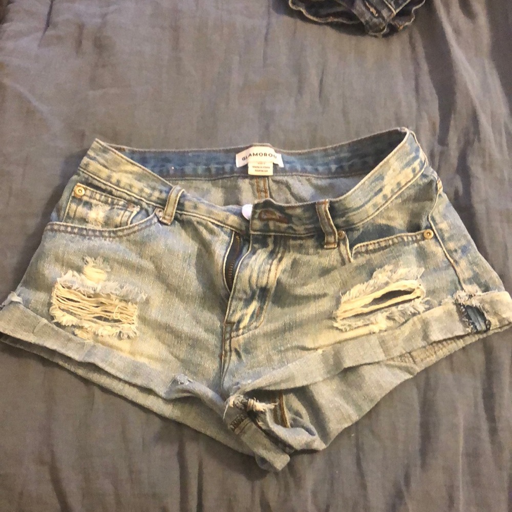 GLAMOUROUS blue distressed mid rise jean shorts